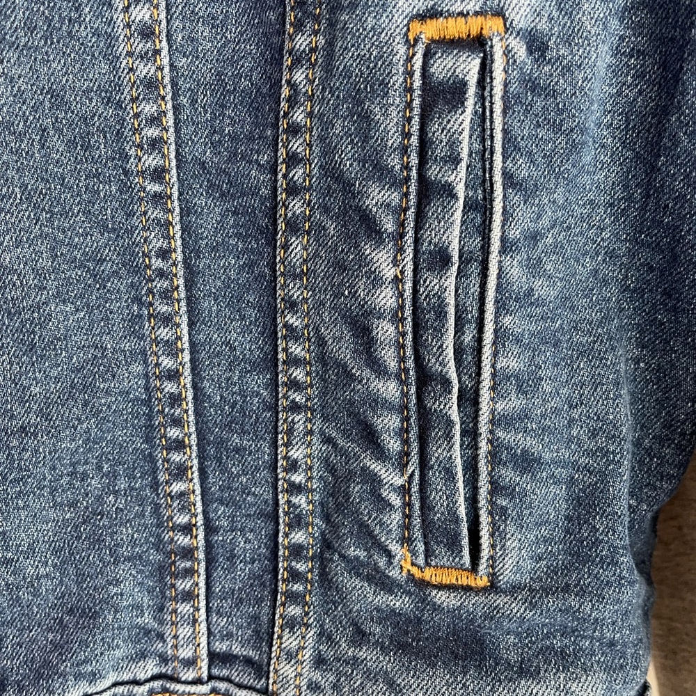 Levi’s Jean Jacket - Picture 4 of 5